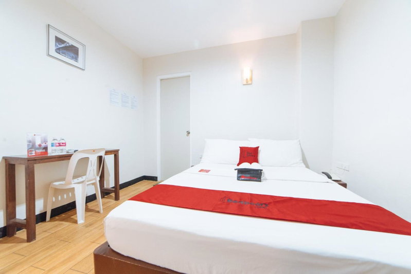RedDoorz at Nirvana Pension House, Bacolod, Philippines
