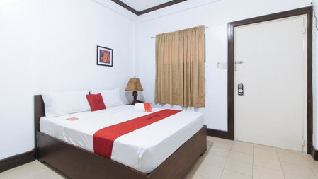 RedDoorz @ Marifa Hotel Angeles Pampanga, Angeles, Philippines