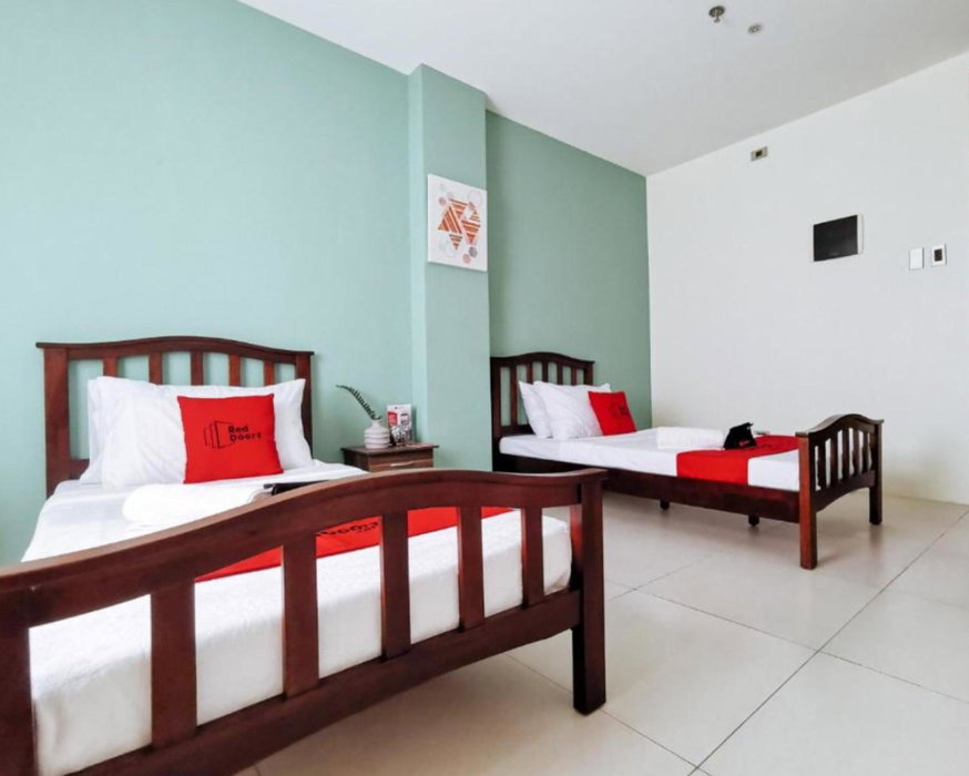 RedDoorz Plus near Bangko Sentral Ng Pilipinas Davao, Davao City, Philippines