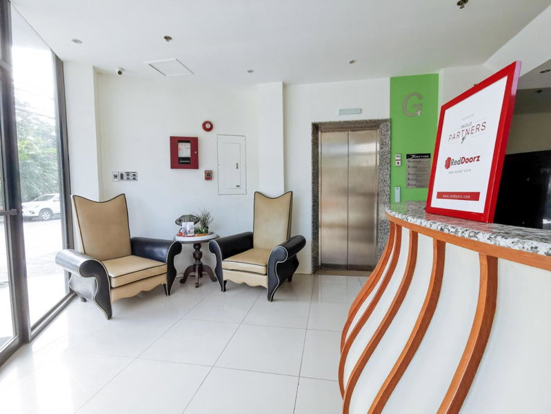 RedDoorz Plus near Bangko Sentral Ng Pilipinas Davao, Davao City, Philippines