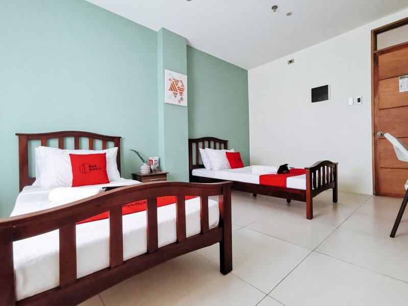 RedDoorz Plus near Bangko Sentral Ng Pilipinas Davao, Davao City, Philippines