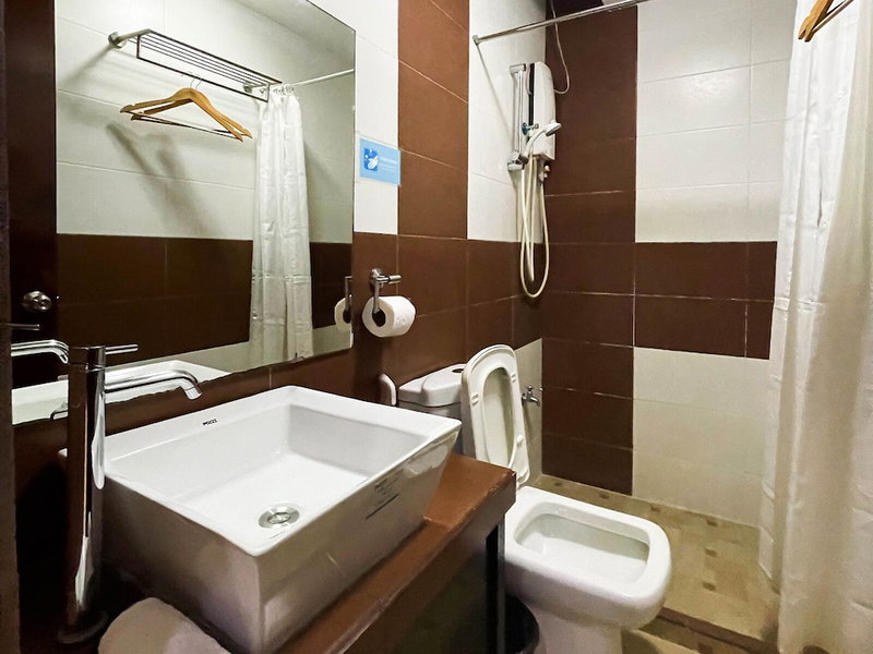 Siayan Travellers Inn Manila powered by Cocotel, Pasay, Philippines