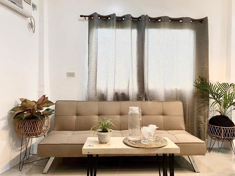 Best studio flat w/ NETFLIX near airport and beach!, Mactan, Philippines