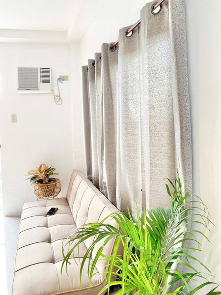 Best studio flat w/ NETFLIX near airport and beach!, Mactan, Philippines