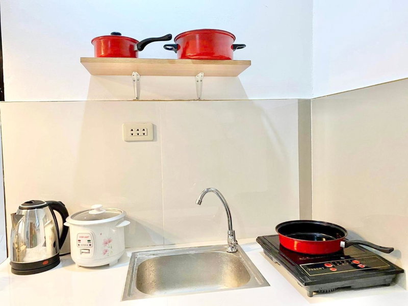 Best studio flat w/ NETFLIX near airport and beach!, Mactan, Philippines