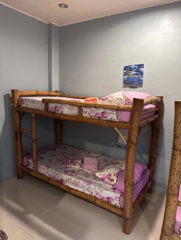 Lionfish Backpackers hostel, Daanbantayan, Philippines