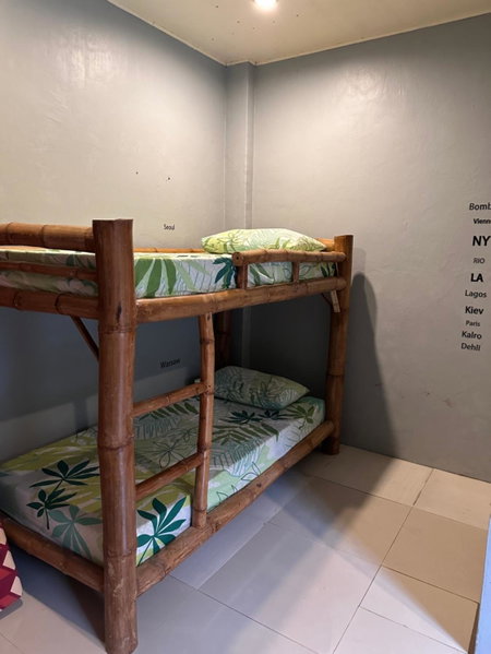 Lionfish Backpackers hostel, Daanbantayan, Philippines