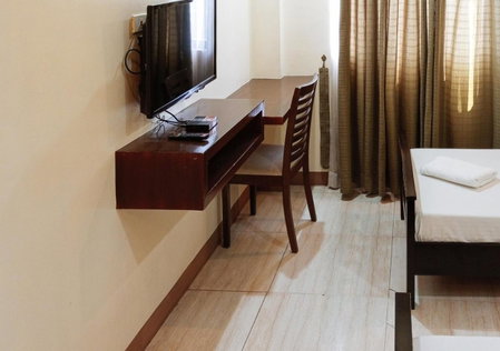 RedDoorz Plus @ Conclave Hotel Davao City, Davao City, Philippines