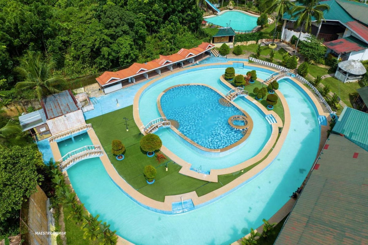 Hotel · Hidden Valley Mountain and Wavepool Resort, Pinamunganjan