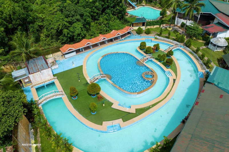 Hidden Valley Mountain and Wavepool Resort, Pinamunganjan, Philippines