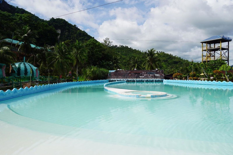 Hidden Valley Mountain and Wavepool Resort, Pinamunganjan, Philippines
