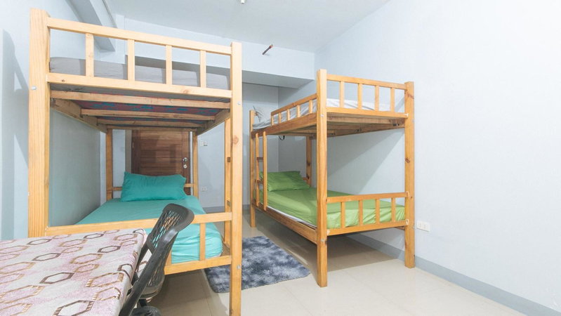 Budget Backpackers Transient House near NAIA by RedDoorz, Manila, Philippines