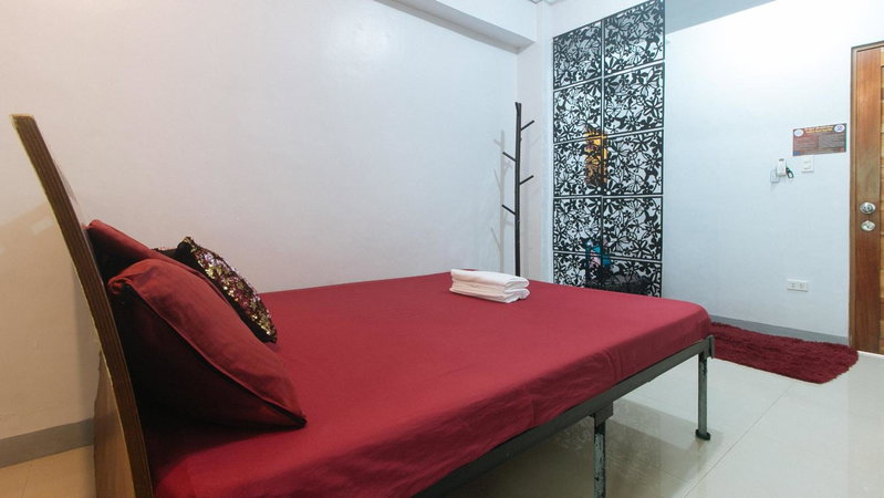 Budget Backpackers Transient House near NAIA by RedDoorz, Manila, Philippines