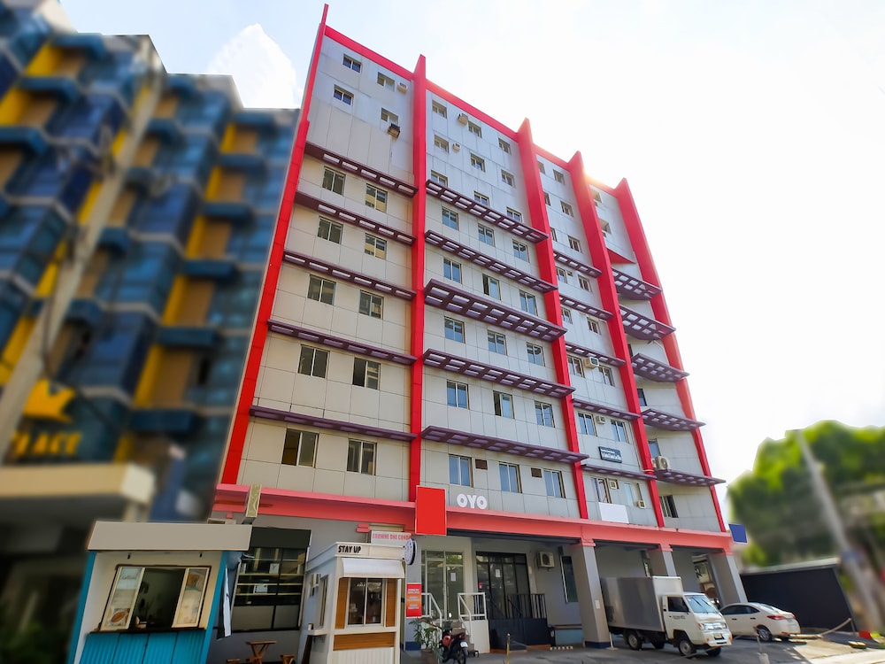 Hotel · OYO 809 Crowne One Condo, Quezon City