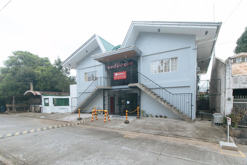 RedDoorz at VCloud Hills near De La Salle Dasmarinas Cavite, Dasmariñas, Philippines