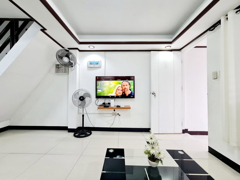Calapan City Fully Furnished House Transient near XentroMall L39, Calapan, Philippines