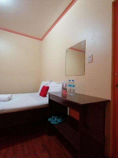 RedDoorz near SM Batangas City, Batangas City, Philippines