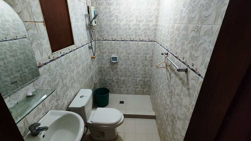 Bluewaves Resort - Basdaku by Hiverooms, Moalboal, Philippines