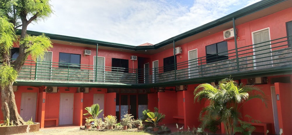 Hotel · Max Travellers Inn, Lapu-Lapu