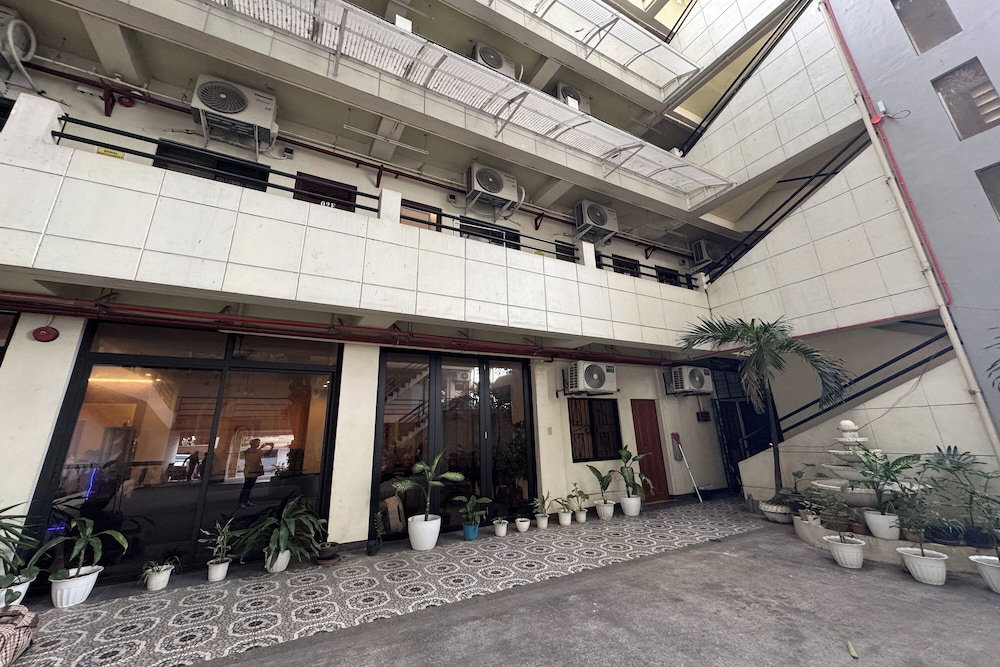 Hotel · Franca Arcade near Quezon City Circle, Quezon City