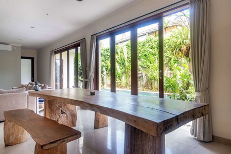 Villa Tepi Sungai, Legian, Indonesia