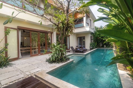 Villa Tepi Sungai, Legian, Indonesia