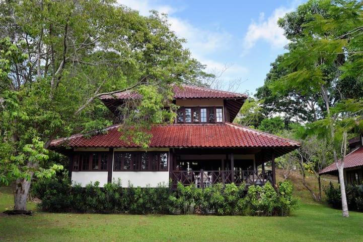 Nongsa Village Peaceful Villa in private beach Resort, Indonesia