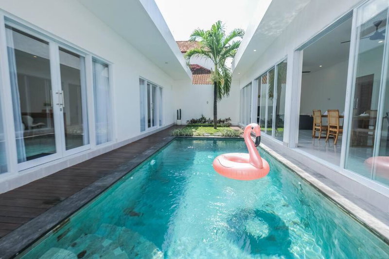 Villa Akmali Seminyak Drupadi 2 Bedrooms w/Pool 5mins to Beach, Seminyak, Indonesia