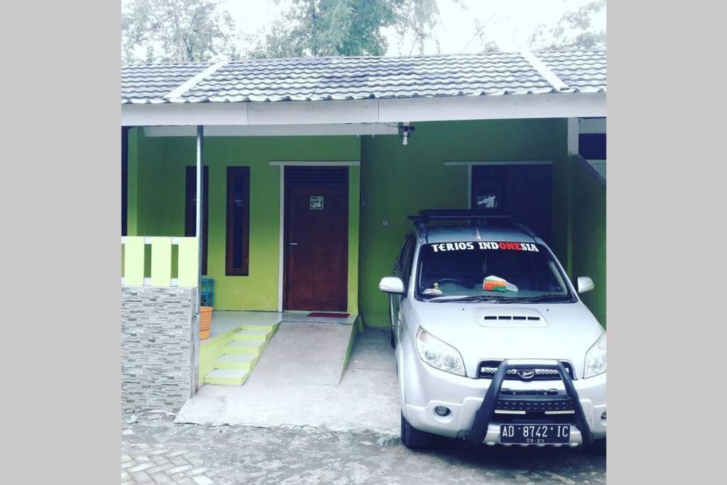 Anindya House, Indonésie