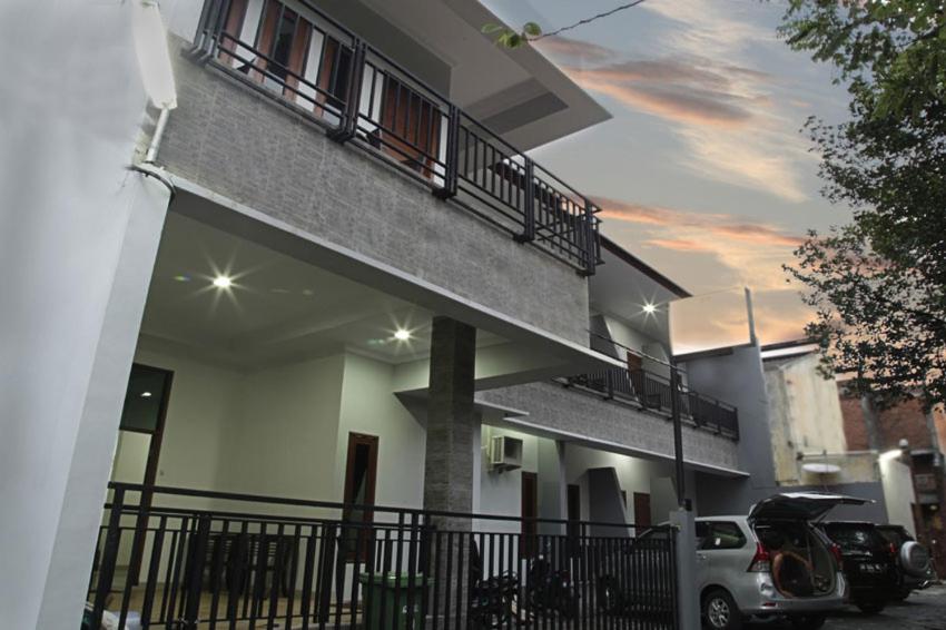 Andelis Homestay, Indonesia