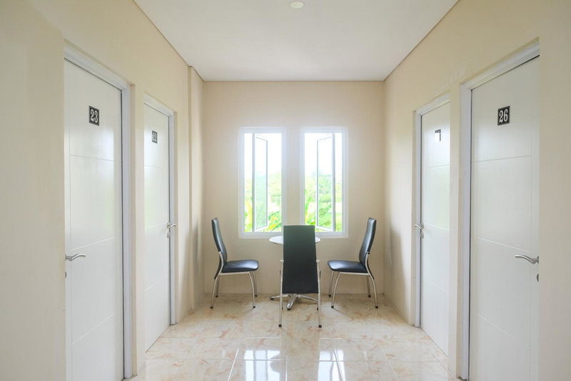 RedDoorz Plus near RS JIH Solo, Solo, Indonesia