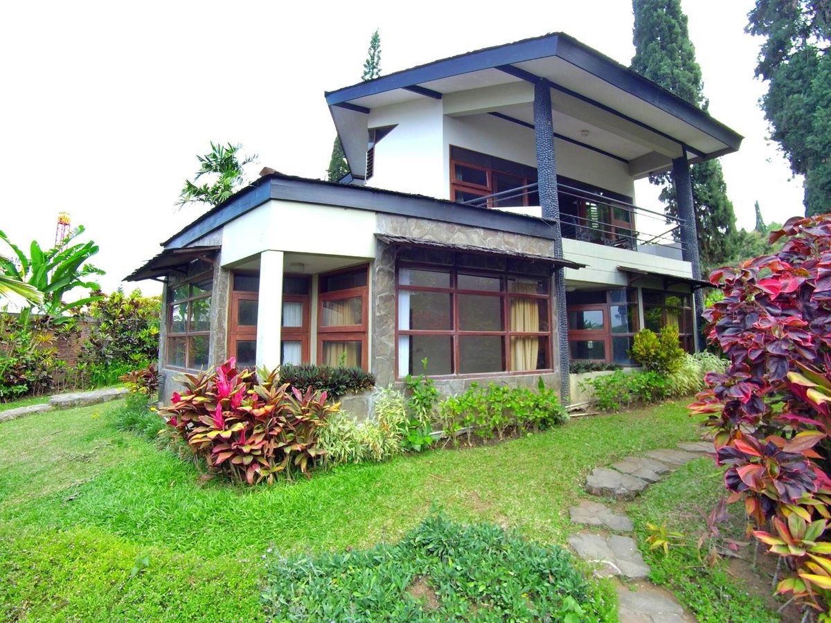 Villa Klub Bunga - by The Batu Hotel Batu Malang, Индонезия