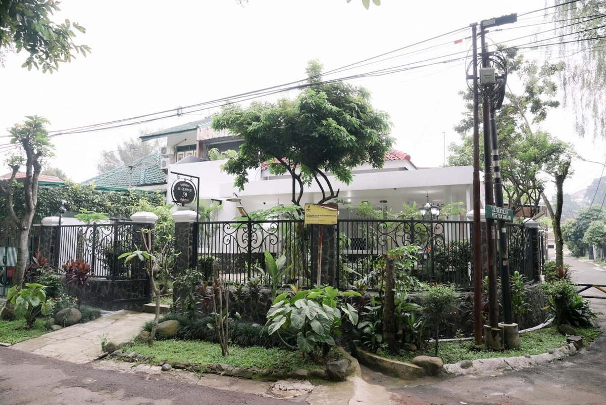 Hotel · Kirana Guest House Bogor, Bogor