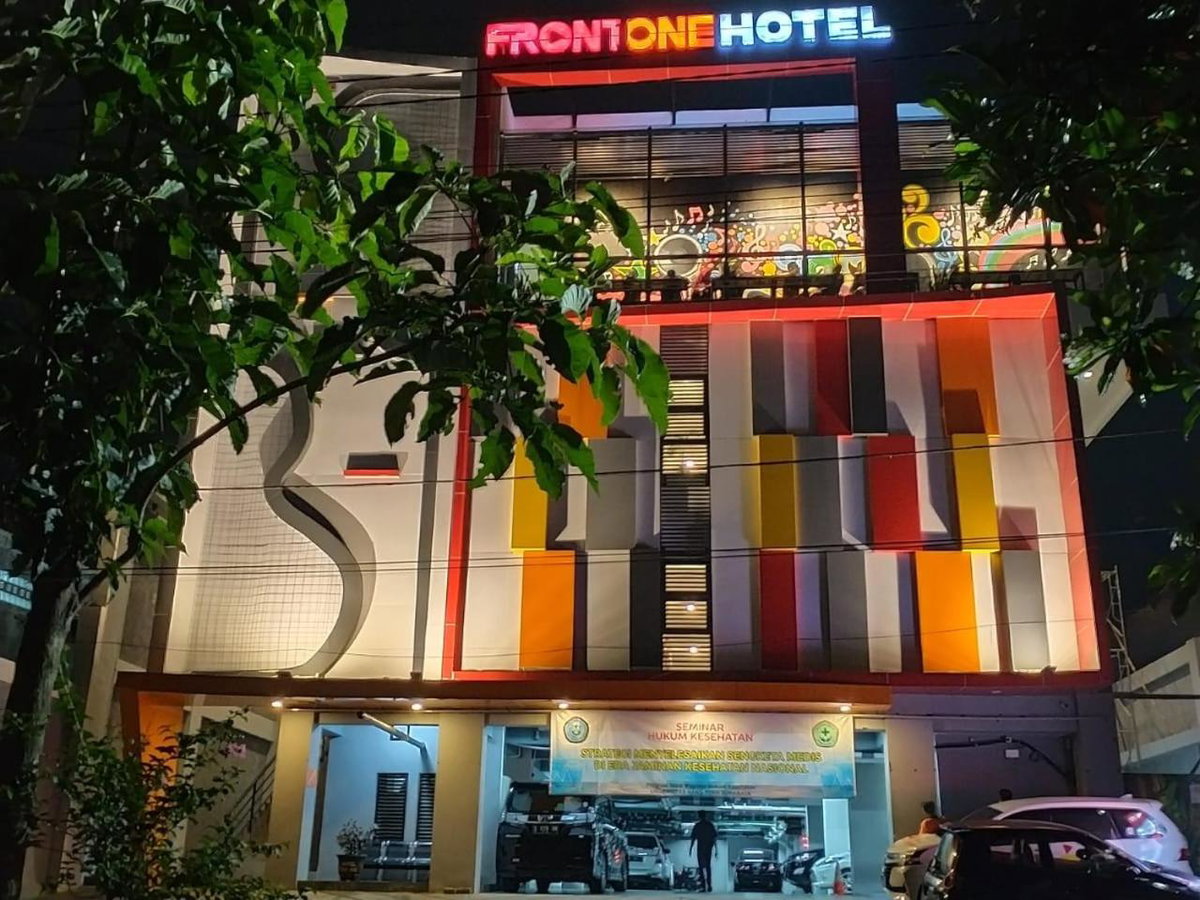 Front One Hotel Tulungagung, Indonesia