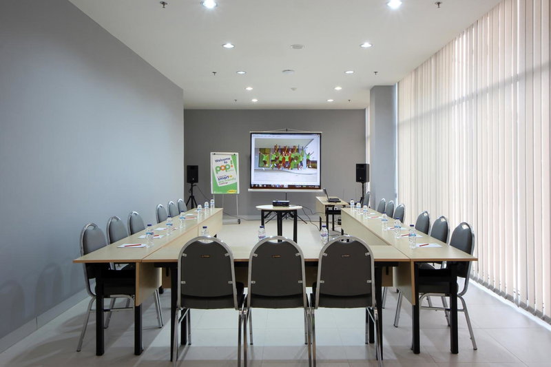 TreePark Hotel BSD City, Serpong, Indonesia