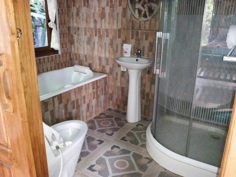 Barclona Guesthouses Lovina, Buleleng, Indonesia