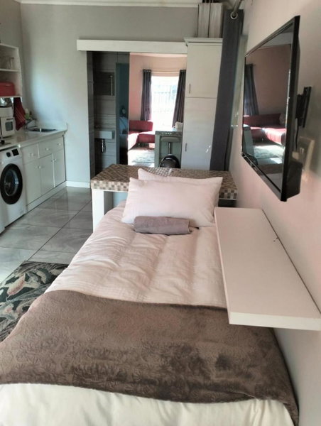 Feet Up Cottage, Somerset West, South Africa