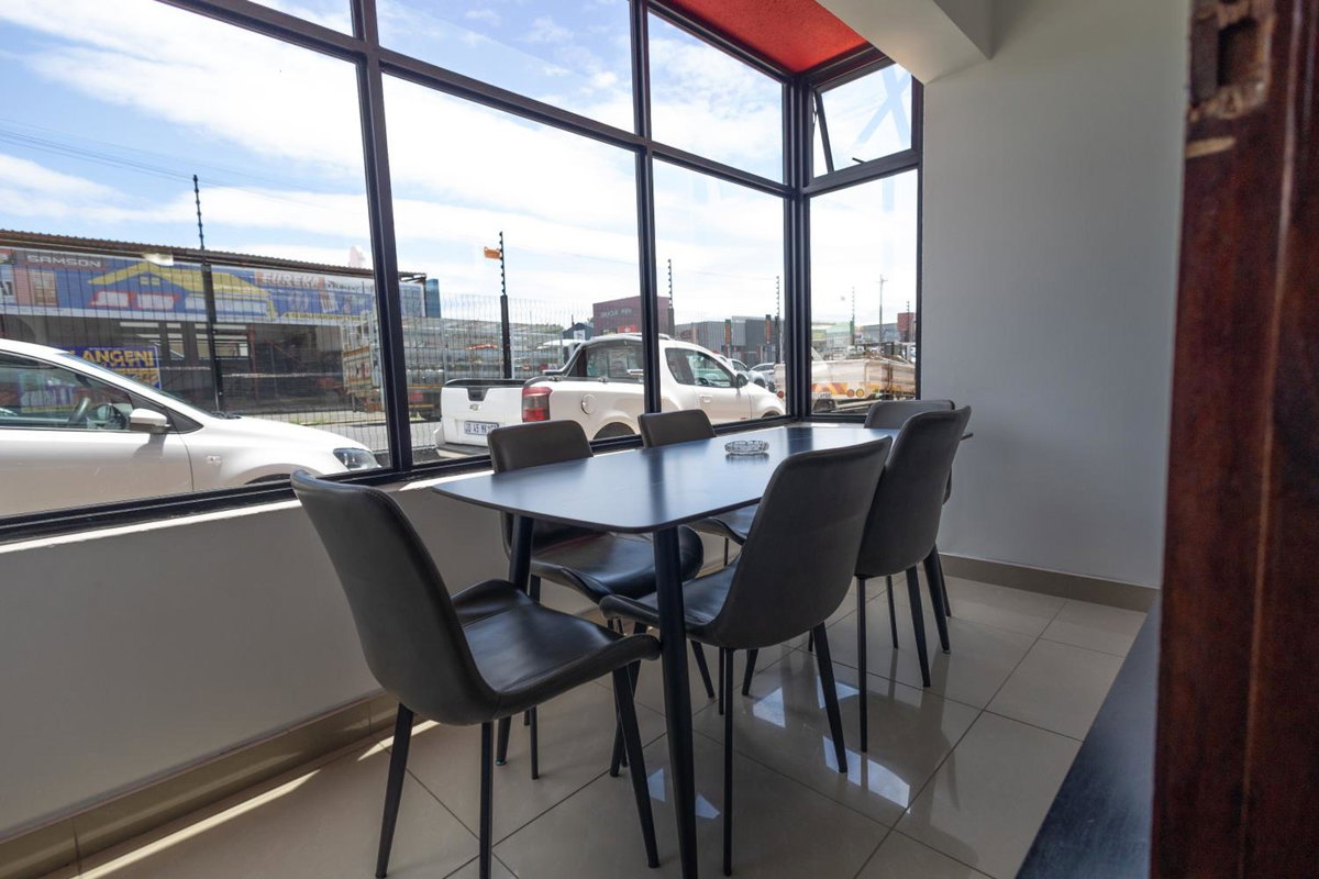 Hotel · Safi Classic 3 bedroom Apartment 4, East London