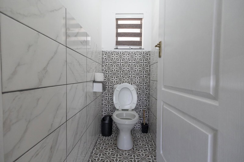 Safi Classic 3 bedroom Apartment 4, East London, South Africa