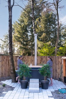 ZEN-bungalow NO 1 met Sauna en hottub, Rheezerveen, The Netherlands
