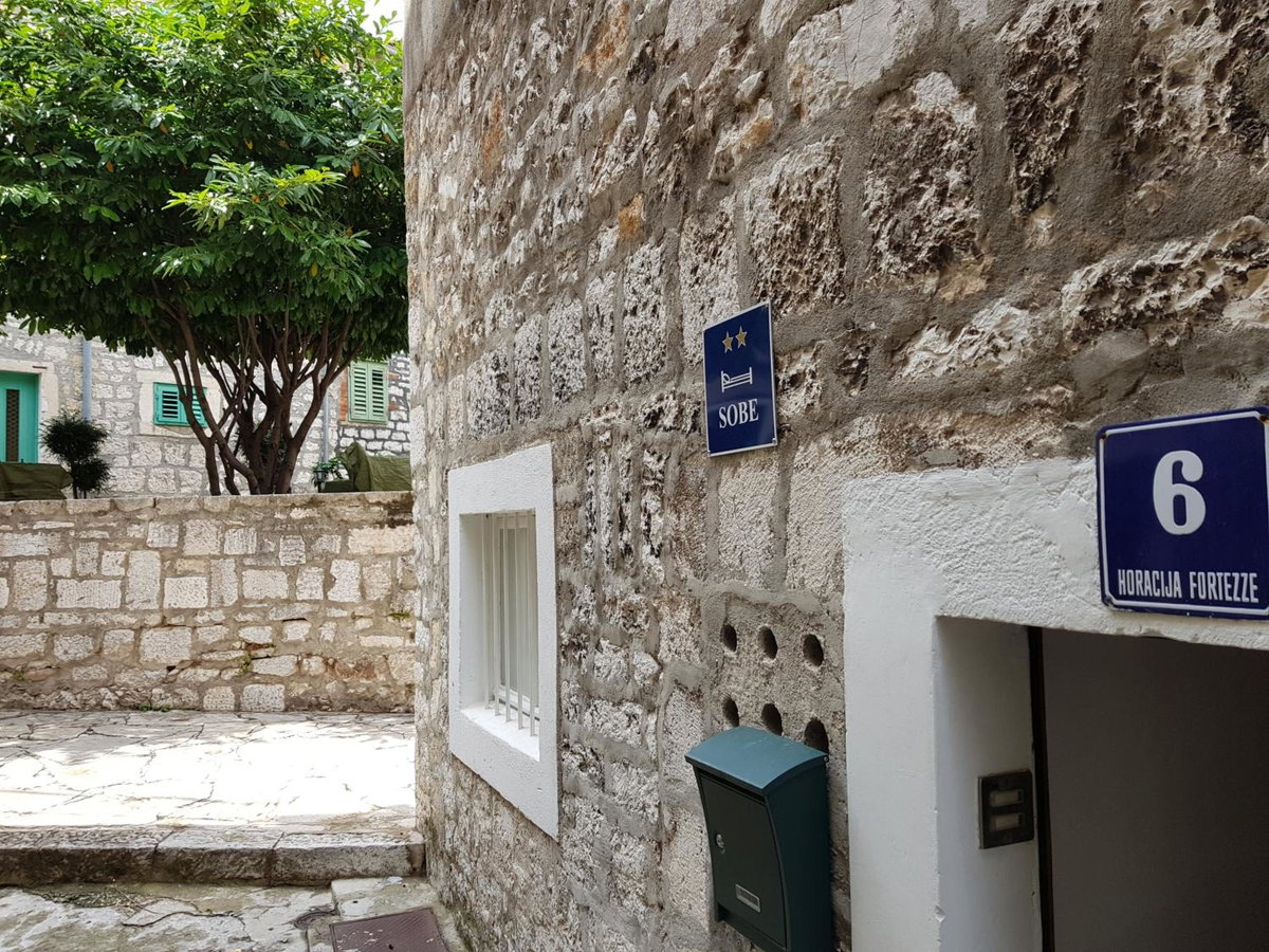 Micro Rooms, Croatia