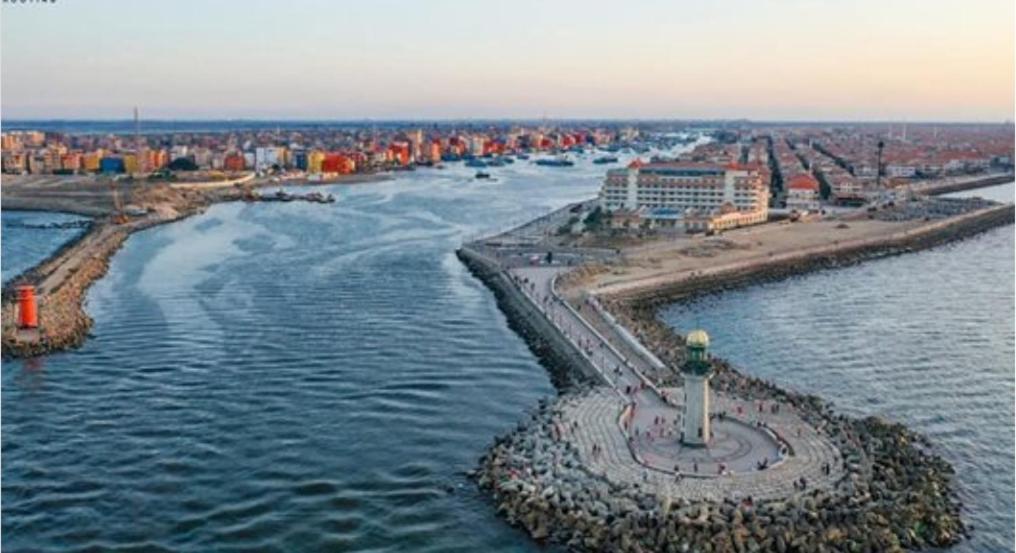 Hotel · العربية العالمية للسياحة و الرحلات شقق فندقية فاخرة برأس البر, ‘Izbat Al Burj
