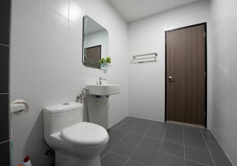 Melacca 3 Bedroom Family Suite-5min to Jonker#14pax, Kampong Tambak, Malaysia