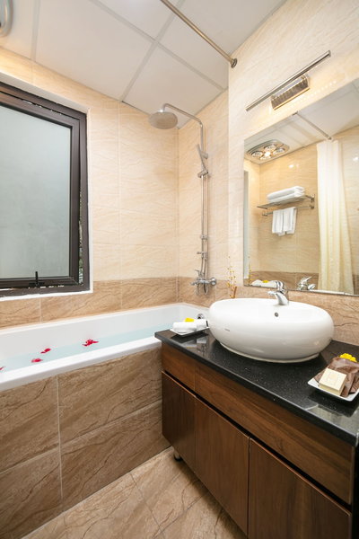 Poonsa Duy Tan Hotel & Serviced Apartment, Hanoi, Vietnam
