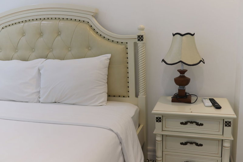 Luxe Paradise Suites Hotel Dich Vong Hau, Hanoi, Vietnam