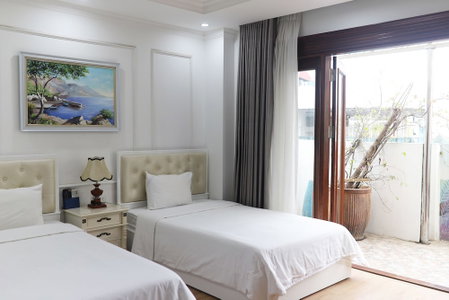 Luxe Paradise Suites Hotel Dich Vong Hau, Hanoi, Vietnam