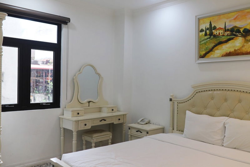 Luxe Paradise Suites Hotel Dich Vong Hau, Hanoi, Vietnam
