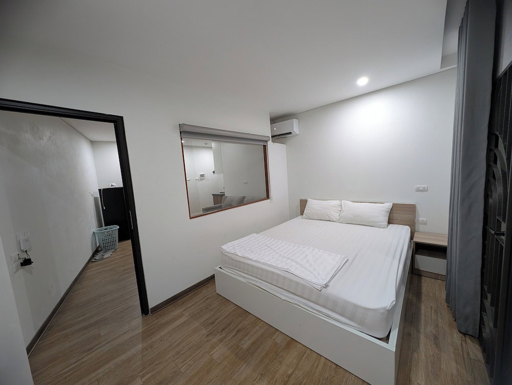 Era Apartment Lac Long Quan, Vietnam