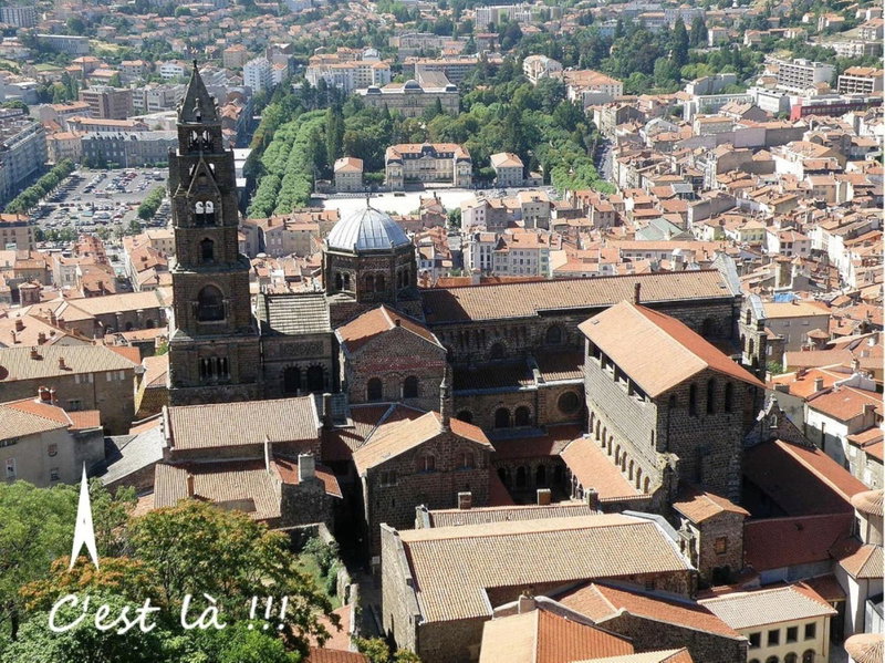 Chambres d'hôtes La Prévôté - Ancien couvent contre la Cathédrale, Le Puy en Velay, France