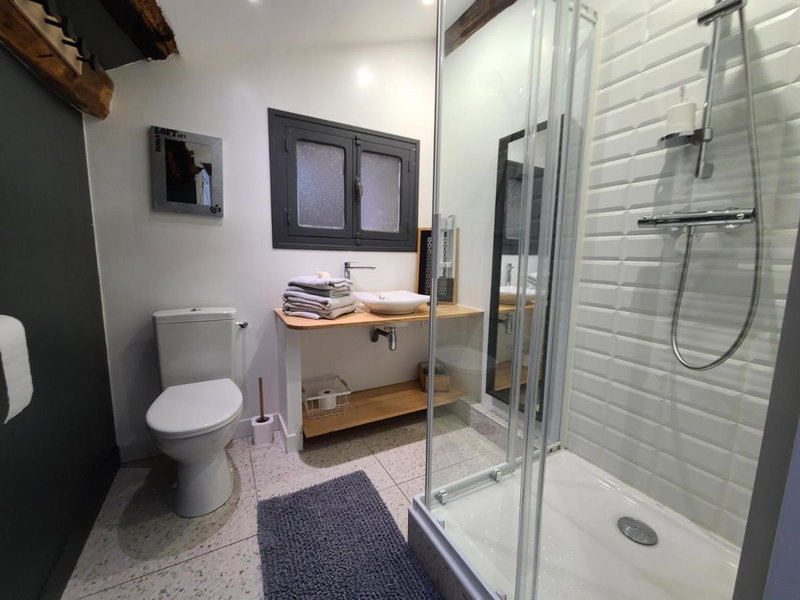 Plan B, Saint-Jean-Pied-de-Port, France